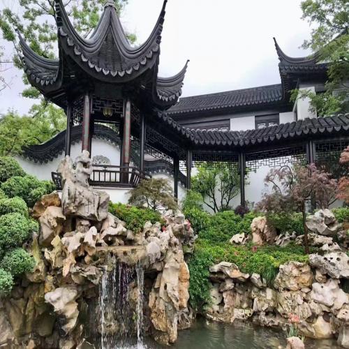草坪置石景观